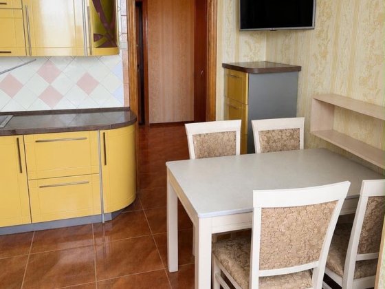 Продаж Нивки вул. Салютна 42/46, приємна 1 к.кв. 41 кв.м