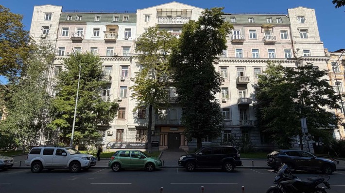 Без % продаж 3 к. на Франка 22-24, Золоті ворота - фото 1