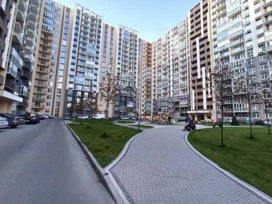 Продаж  1 квартири жк кришталеві джерела