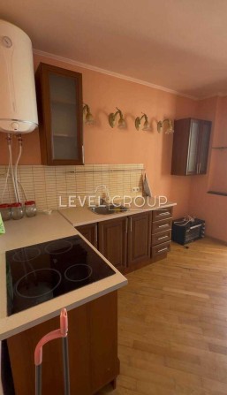 Продаж двокімнатної квартири на  Ревуцького 42Б з коморою на поверсі  65 м  метро Харківська - фото 1