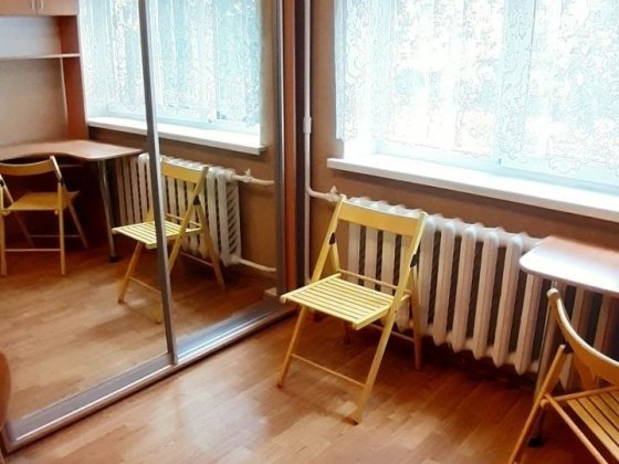 Продам 1-к квартиру гостинка Дарницький р-н