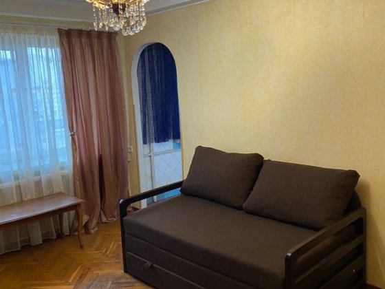 продаж 2-кім квартири на бульварі Лесі Українки