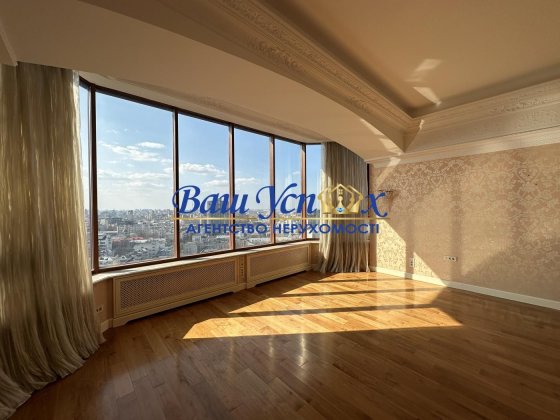Продажа пентхауса с ремонтом с видом на Днепр. Кловский спуск 5 Київ