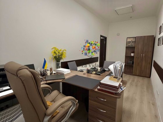 Продаж 2кімн, Центр, Львівська Площа, Січових стрільців 10, офісний ремонт, прибуткова нерухомість,  Киев