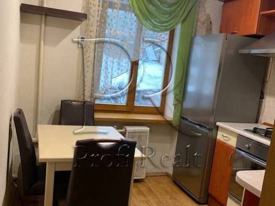 Продаж 2 к.кв., 46,5 м2. на Печерську вул. Профессора Підвисоцького, 20