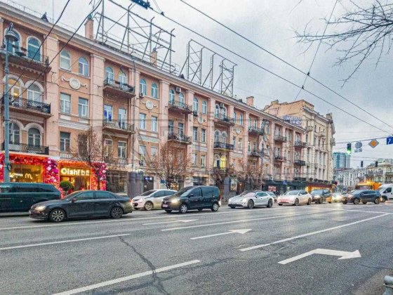 Продаж квартири 73,6 м² у центрі, 1 хв до метро, вул. Велика Васильківська Киев