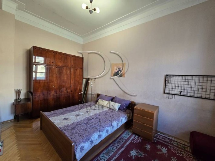 Продаж 2к. квартири (сталінка) в центрі міста вулиця Велика Васильківська 132 - фото 1