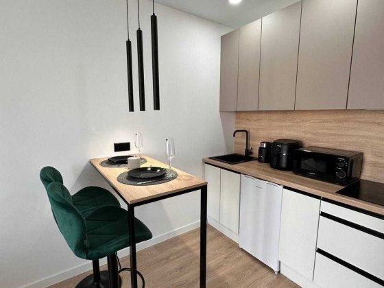 продам 1к квартиру метро Вирлиця новий ремонт меблі укриття