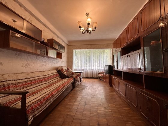 Продаж 2кв 57м Парково-Сирецька 4-А 1 поверх Газ Метро 10хв поруч КРОК