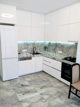 Продам 1К квартиру / ГАЗ / НИЗЬКИЙ ПОВЕРХ / вул. Метрологічна, 107-А /ЖК Кришталеві Джерела / Голосі - фото 1