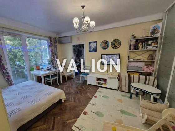 Продаж 2-кімнатної квартири на вул. М. Бойчука 6А, на Печерську біля метро Звіринецька