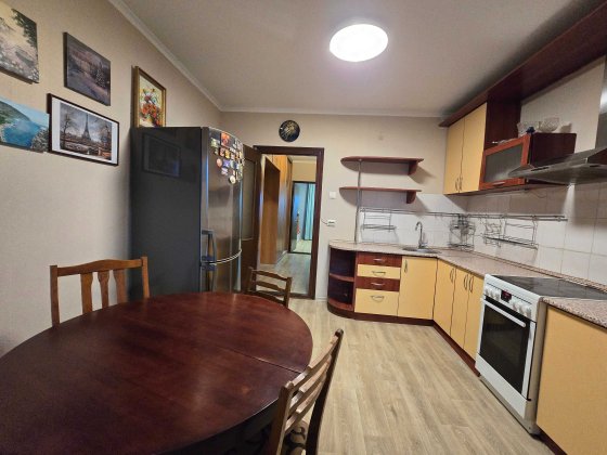Мілютенка 17 В Продам 2к квартиру З МЕБЛЯМИ І ТЕХНІКОЮ!
