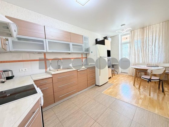 Продаж 2к, Дніпровська Набережна 26а , 80м2, ремонт