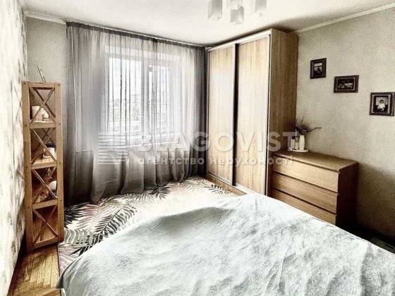 Продаж 3-кімн. квартири з ремонтом. Дніпровський р-нг, Метро Дарниця, Г.Тороповського, 37