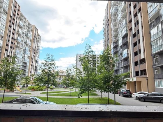 Продається 1 кім.квартира з ремонтом.Госпрограми! вул. Заболотного 148 В,2 секція Киев