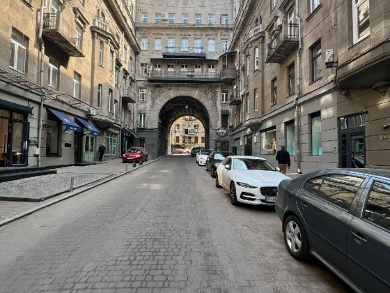 Продаж готеля/хостела в самому серці столиці — вул. Хрещатик, 15, Пасаж. Є проект Київ