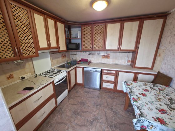Продам 3-кімн квартиру Дніпрвський р-н , вул.Юрія Шумського 8-А