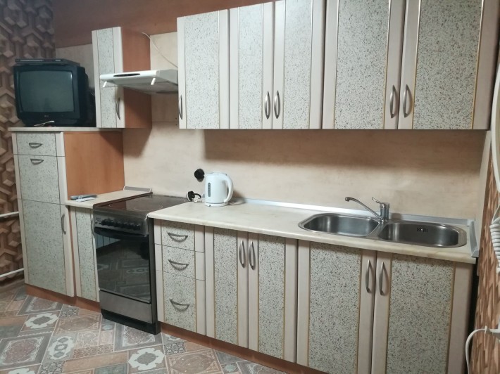 Продам свою большую 1-комнатную м. Позняки - фото 1