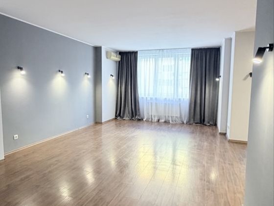 Продаж квартири  1к 52м вул Раїси Окіпной 4а Лівобережна