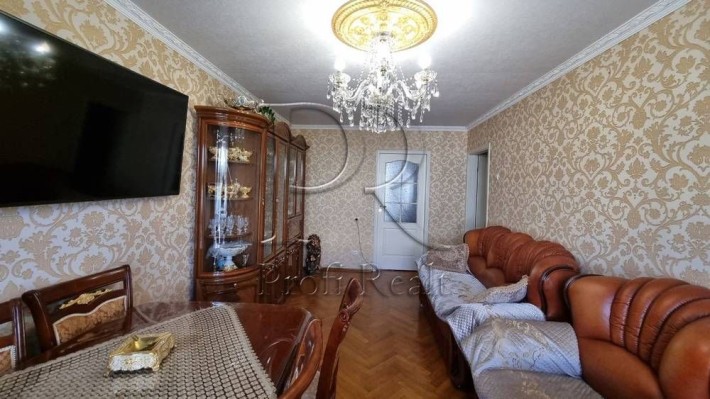 Продаж 3 к кв вул. Малишка 31, Дніпровський р-н, м . Чернігівська - фото 1
