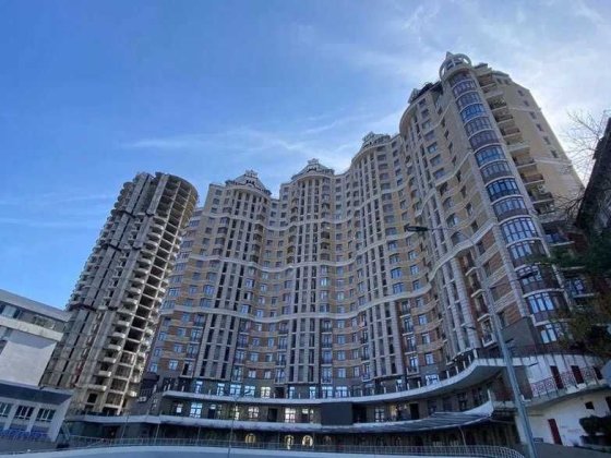Продаж 4к квартири Богдана Хмельницького 58а