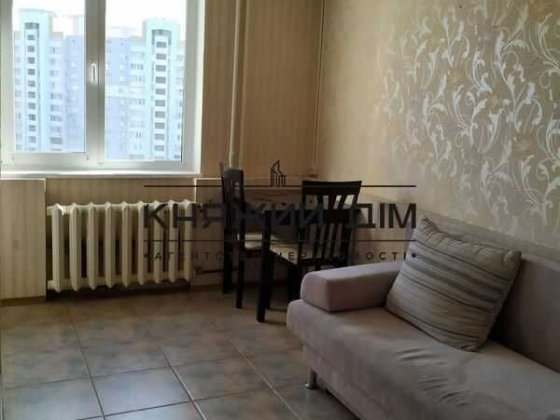 Продаж 1-кімнатної квартири вул. Драгоманова 14