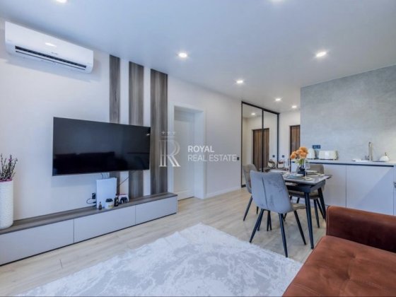Продаж квартири ЖК Svitlo Park Голосіївський район Низький поверх