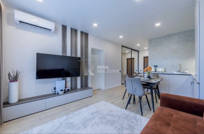 Продаж квартири ЖК Svitlo Park Голосіївський район Низький поверх - фото 1