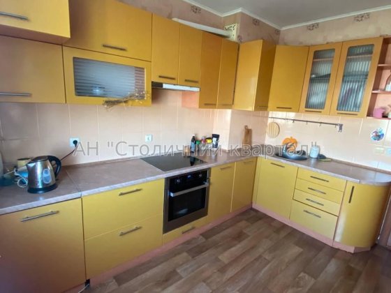 Продам 3 кімнатну квартиру, вул. Урлівська 38