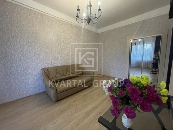 БЕЗ КОМІСІЇ! вул. Велика Васильківська. 1 Кімнатна квартира з ремонтом