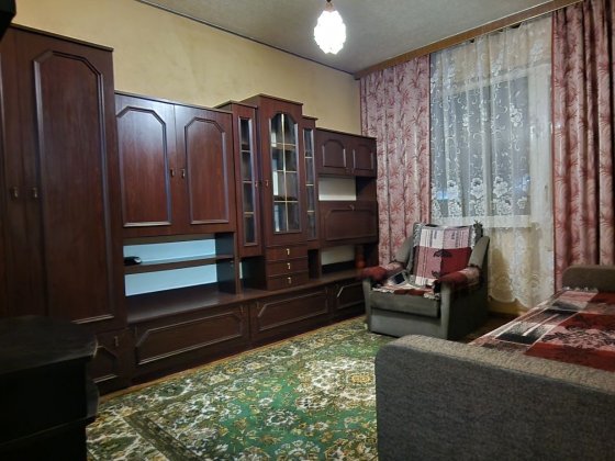 Продам 2к  квартиру від власника в Дніпровському районі, проспект Воскресенський, 50.