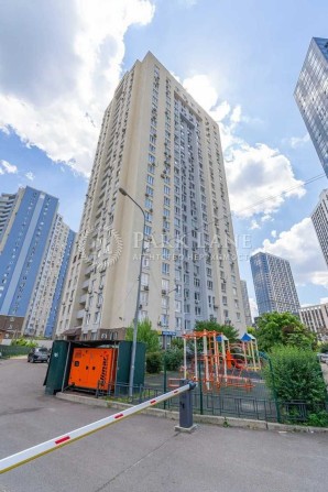 пр-кт Академіка Глушкова, 9Г, м. Теремки/Продаж 1-кімнатної квартири з якісним ремонтом, 51,1 м² - фото 1