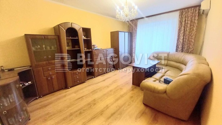 Продаж 2х квартири Чорновола 8, метро Вокзальна, Берестейський проспект - фото 1