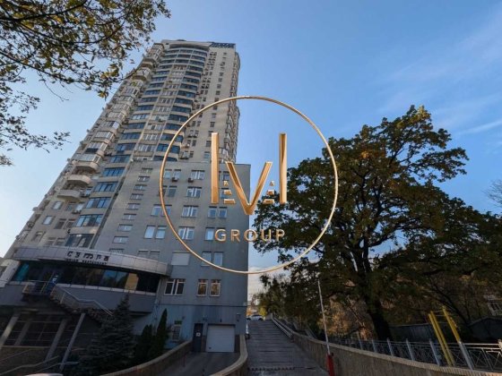 Продам 4к квартиру S=173  кв.м. з офісним ремонтом вул. Провіантська 3