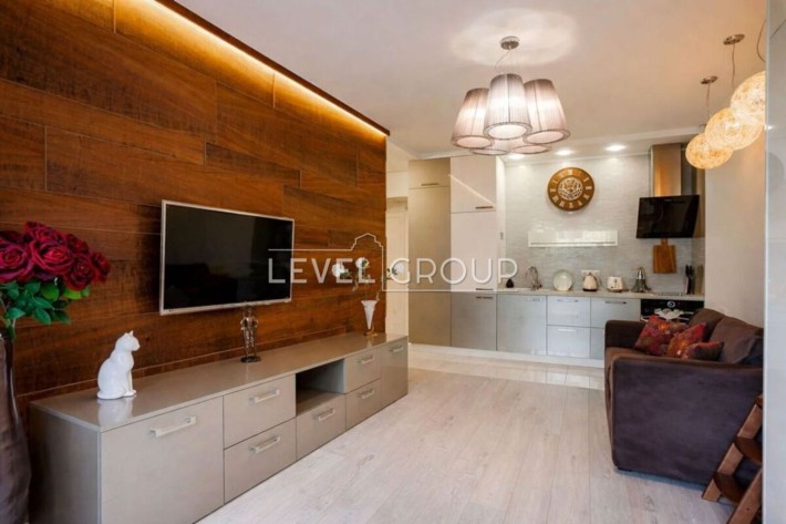 Продам 1к квартиру з ремонтом Лаврська, 8 Арсенальна - фото 1