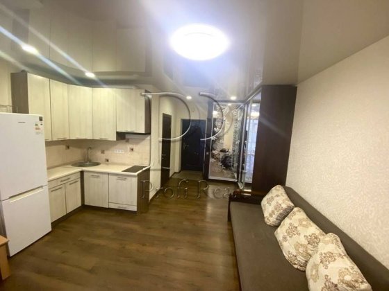 Продаж 1 кімн. квартири за адресою Райдужна 44/ поруч із озером