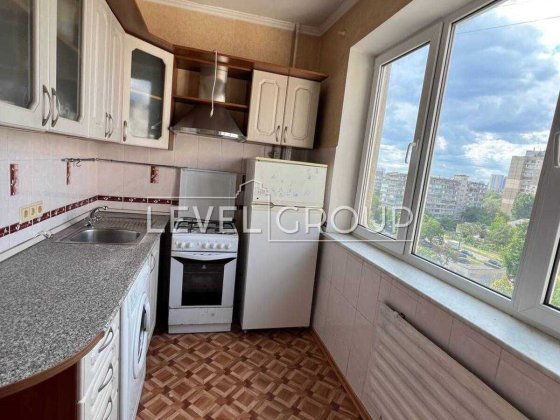 Продаж 1 кім. квартири вул. Тростянецька
