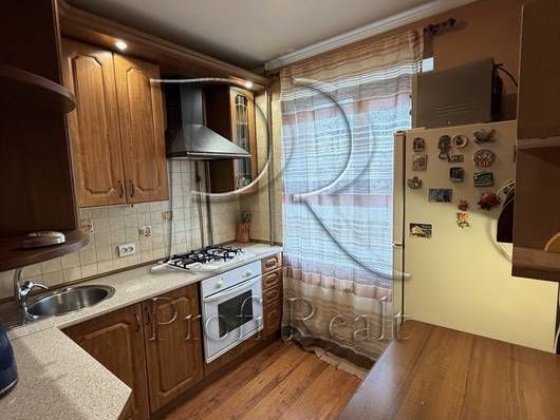 Продаж 3 кімн. квартири за адресою Райдужна 3Б