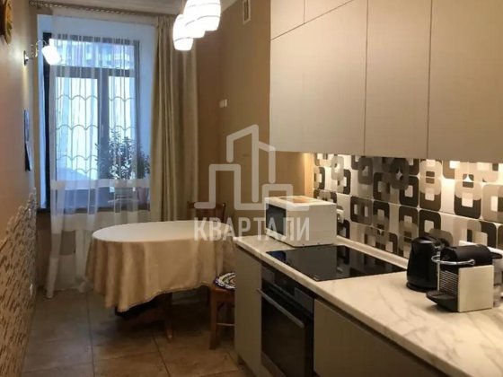 Продаж 2х кім.  Золоті Ворота вул. Липинського  Велотрек  Центр Киев