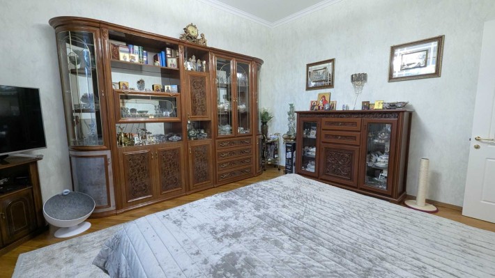 бульвар Верховної Ради, 13// 2-к квартира в сталінці 58 м²//ПОВНОЦІННЕ УКРИТТЯ, БУДИНОК ГАЗОФІКОВАНИ - фото 1