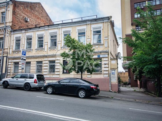 Ціла будівля 800м в центрі Воровського Гончара Дмитрівська Гоголівська Киев