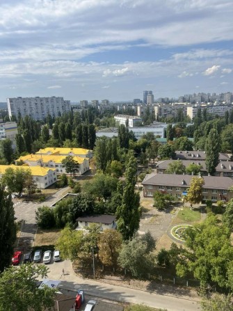 Ентузіастів 13 Русанівка 3кімнатна квартира з ремонтом середній поверх - фото 1