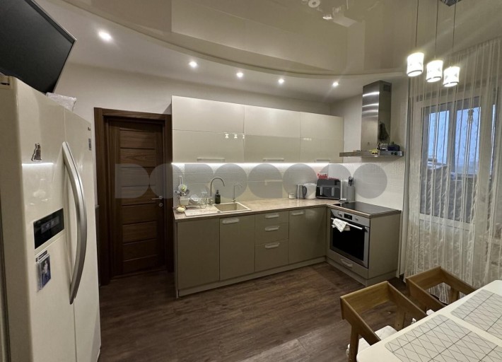 Продаж 3к квартири 81 кв. м  на вул. Чавдар Єлизавети - фото 1