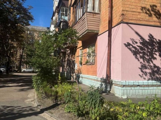 Продаж 3-тної квартири Саратовська 49 ! Зелений район ! Нивки