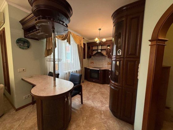 Продаж Квартири 76 м2, вул. Салютна 1б, метро Нивки, Шевченківський район