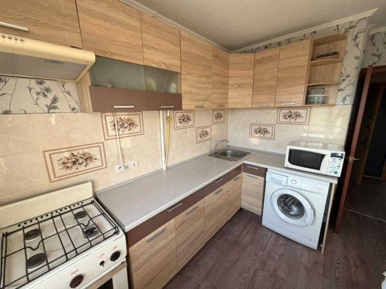 Продаж 2 кім.квартира ремонт,меблі,техніка,4 хв.до метро Політехнічний інститут.