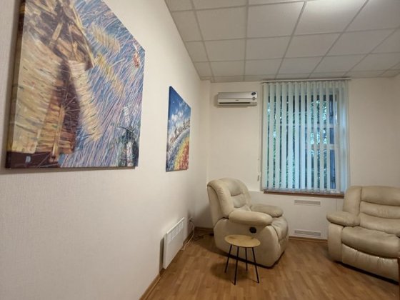 Продам квартиру по вулиці Дарвина 10 з ремонтом 4 кімнатна 1 високий поверх 80 квадратів. Без комісі