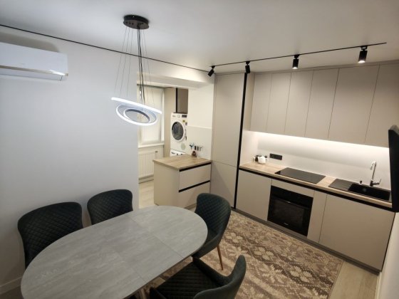 Продам 2к квартира Левка Лукьяненка 18, м,Минская