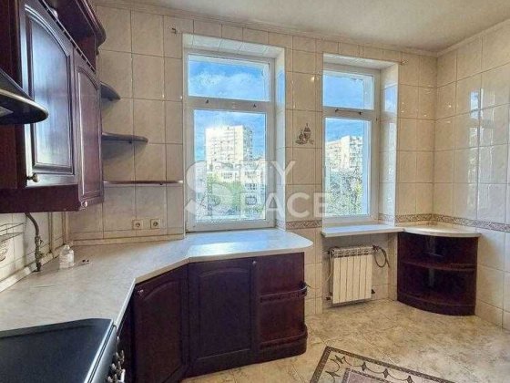 Продаж  2 к кв на Печерську  вул. Катерини Білокур, 2/8