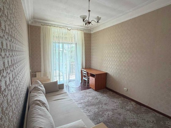 Продаж 2-кім. квартири, метро Червоний Хутір,  вул. Бориспільська, 36
